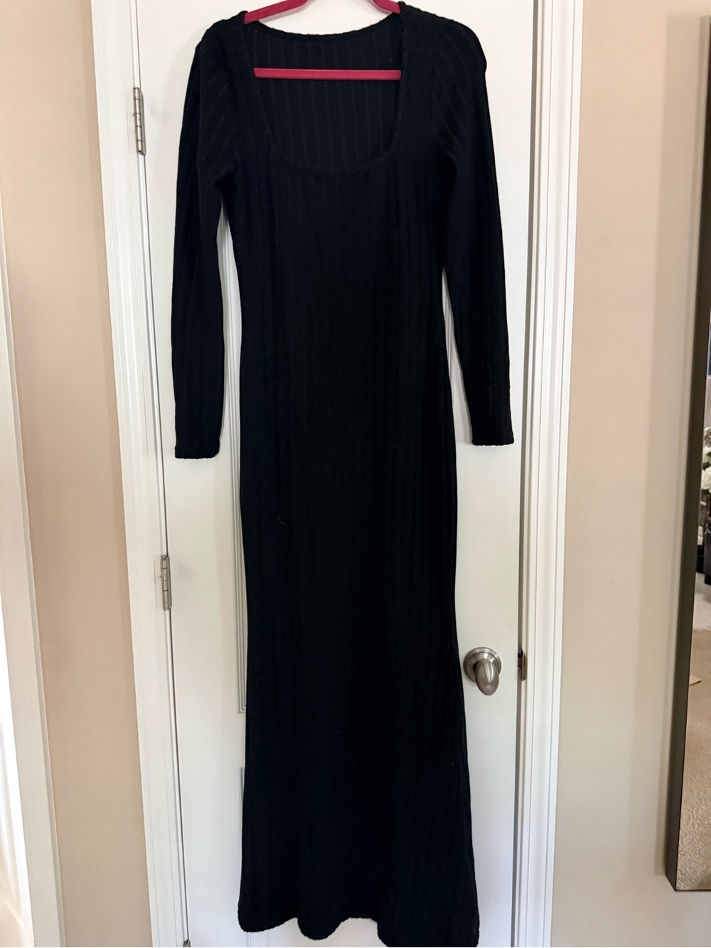 Black Long Sleeve Ribbed Maxi Dress